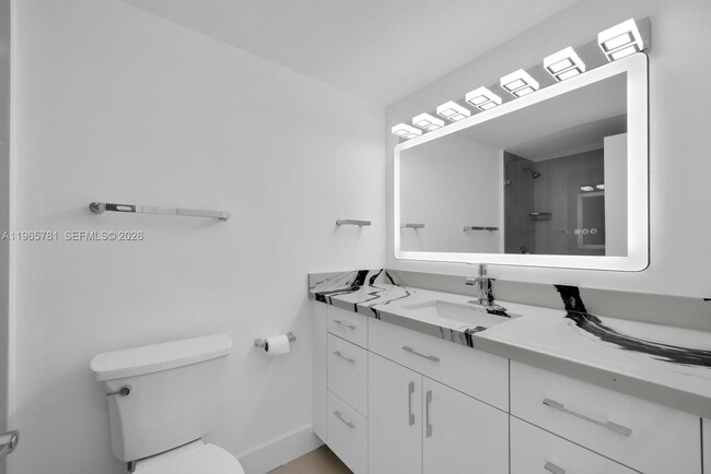 Building Photo - 1000 West Ave