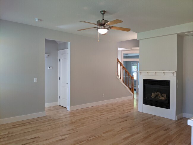 Building Photo - 2120 N Eagle Creek Ln