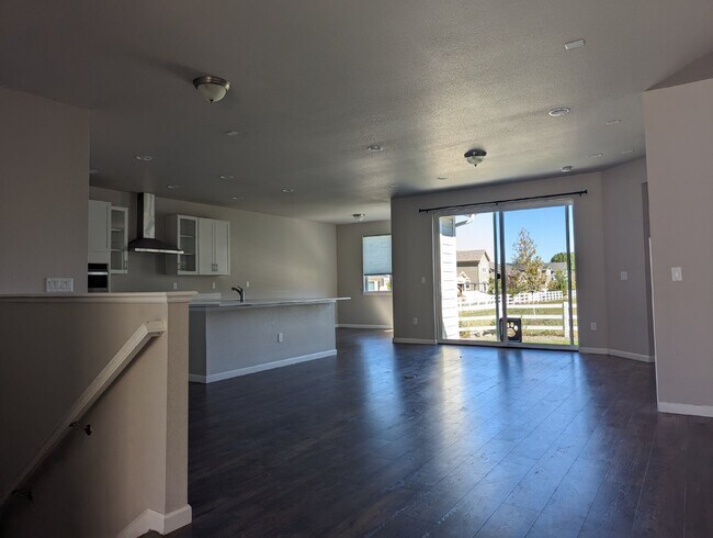 Foto del edificio - COMING SOON FIRST WEEK OF JUNE! Super SW Longmont location!