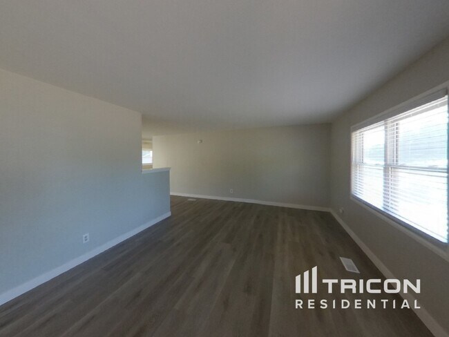 Foto del edificio - 3002 Hayman Terrace