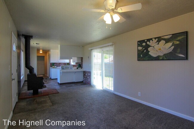 Building Photo - 2 br, 1 bath House - 1741 First St.