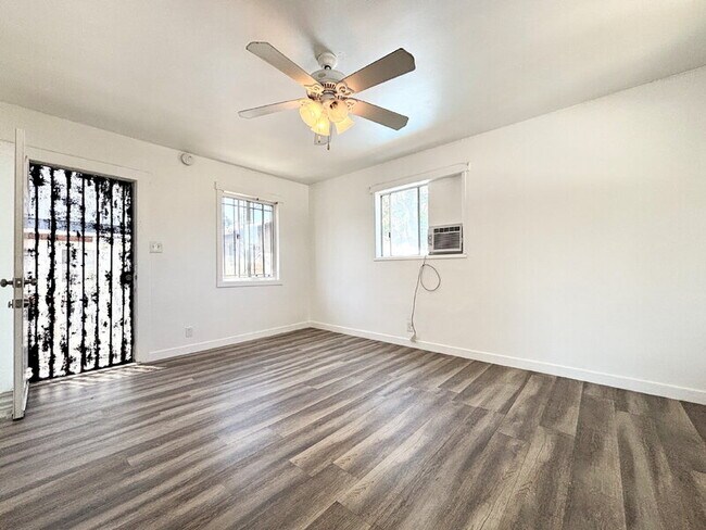 Foto del edificio - 910 N Herbert Ave