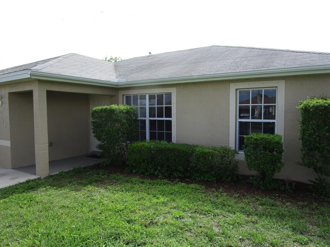 Foto principal - 1519 Nelson Rd N