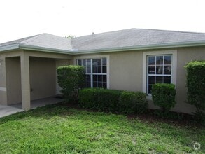 Building Photo - 1519 Nelson Rd N