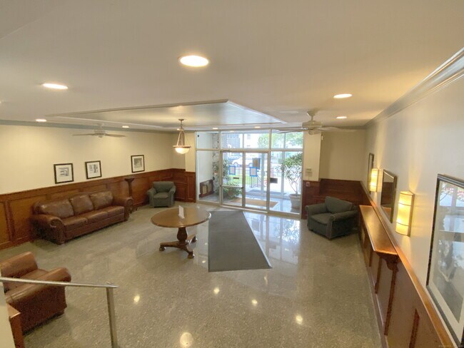 Building Photo - 39 Glenbrook Rd