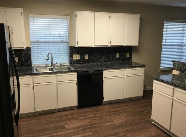 Foto del edificio - 1703 Oak Meadow Dr