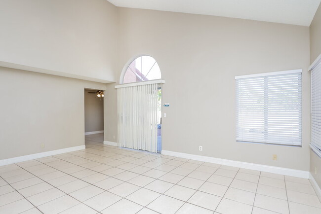 Building Photo - 109 Quiet Desert Ln