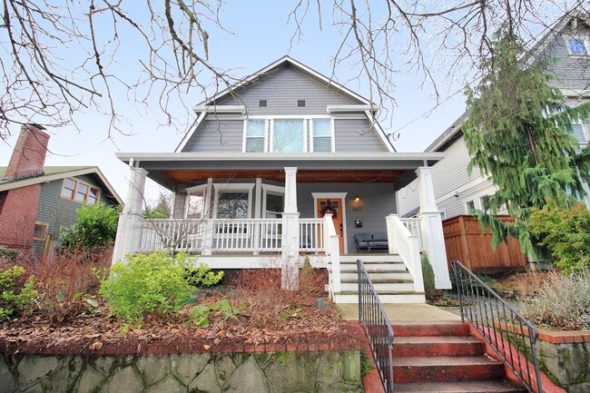 Building Photo - 4417 N Gantenbein Ave