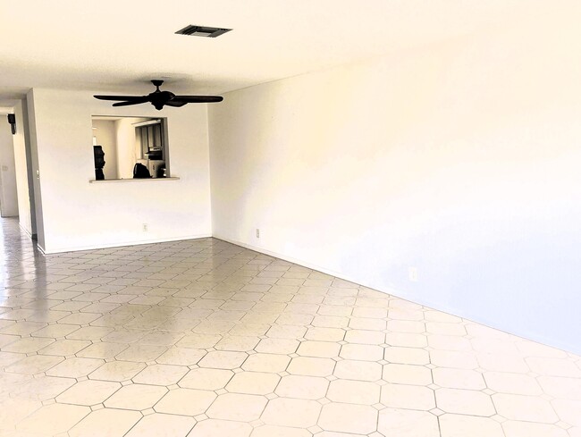 Building Photo - 13283 Pineapple Palm Ct
