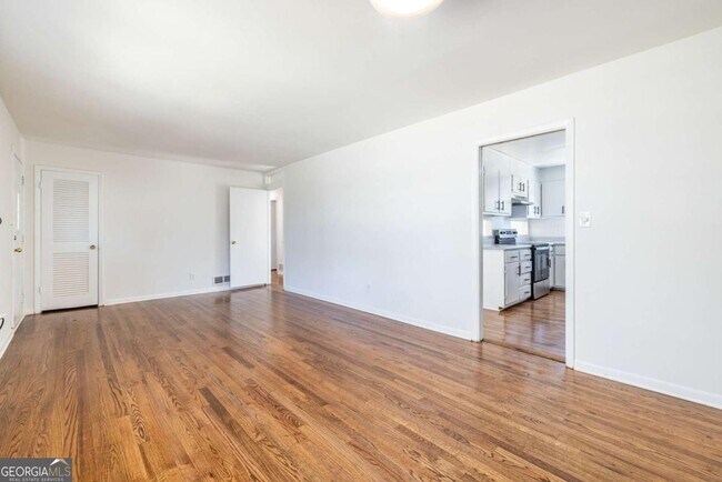 Building Photo - 2058 Green Forrest Dr