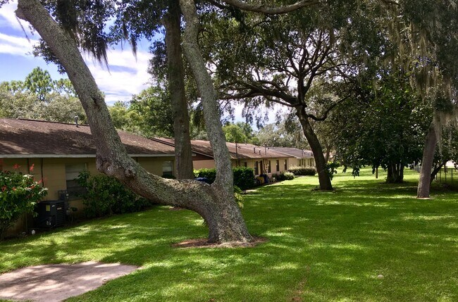 Photo - 442 Village Ct Apartments