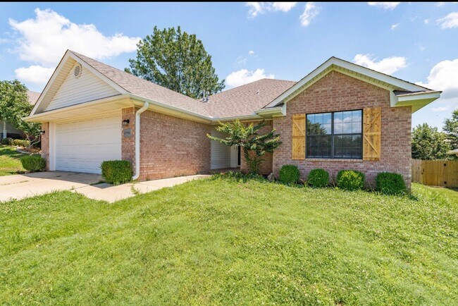 Building Photo - 2708 Azure Hills Dr