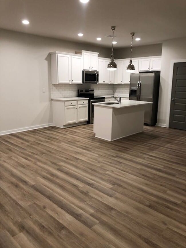 Building Photo - Beautiful Townhome in Athens!