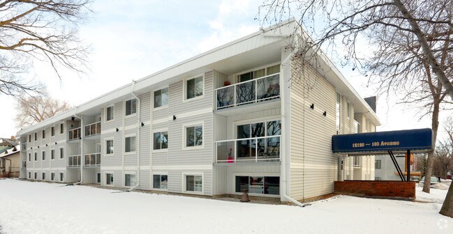 Photo du bâtiment - St. Charles Apartments
