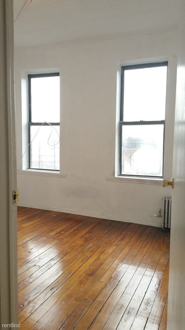 Building Photo - 2382 Dean St
