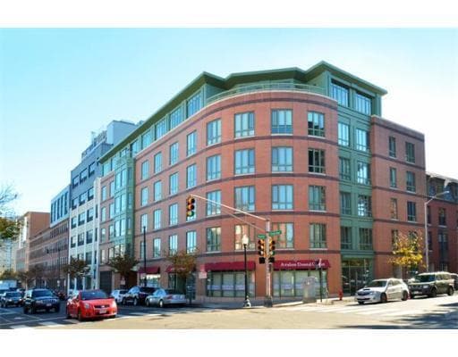 Building Photo - 17 Otis St