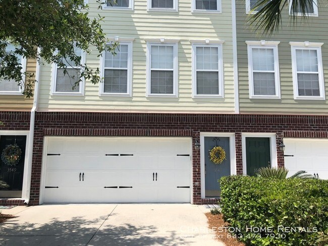 Building Photo - 3545 Claremont St