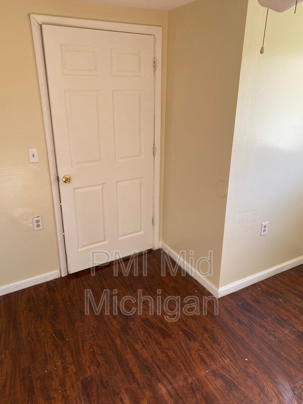 1109 Terry Ave, Mount Morris, MI 48458 House Rental in Mount Morris