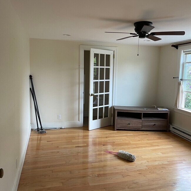 6 Westport Harbor Rd, Little Compton, RI 02837 House for Rent in