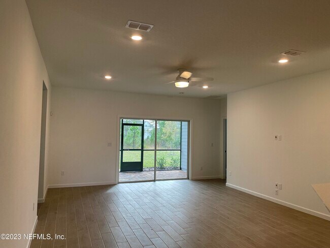 Foto del edificio - 84770 Fall River Pkwy