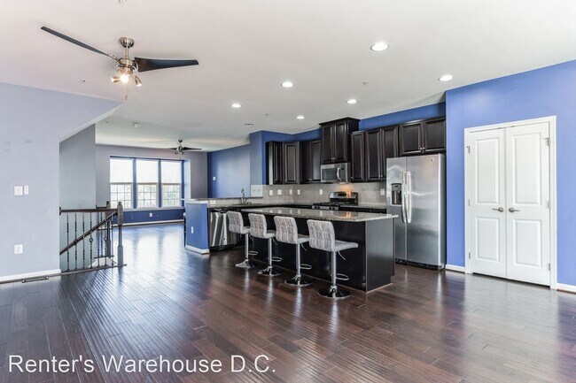 Building Photo - 3 br, 4 bath House - 6119 Halsted Ave