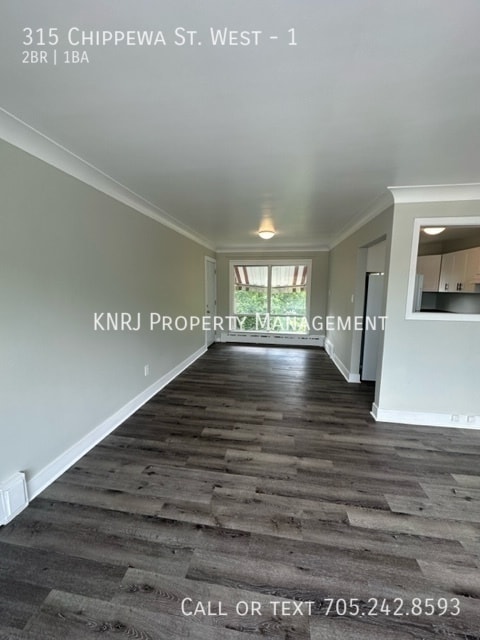 Building Photo - Spacious Two Bedroom Apartment