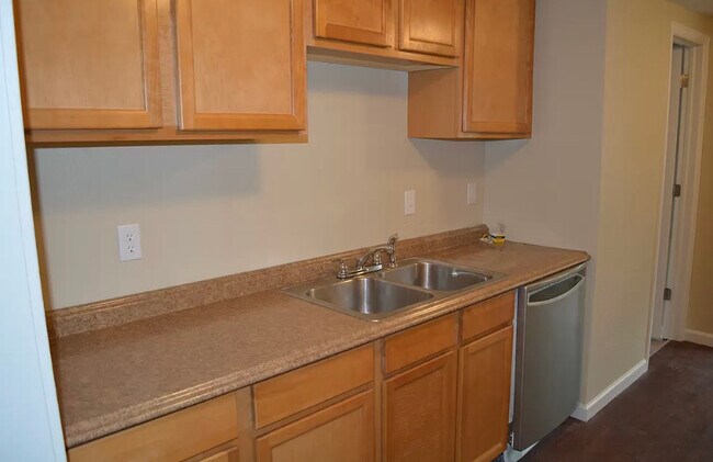 Foto del edificio - 136 S Lowell Blvd
