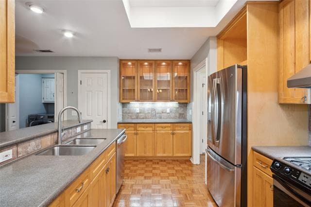 Foto del edificio - 9131 Valley Chapel Ln