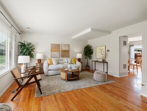 Building Photo - 9264 Mansfield Ave