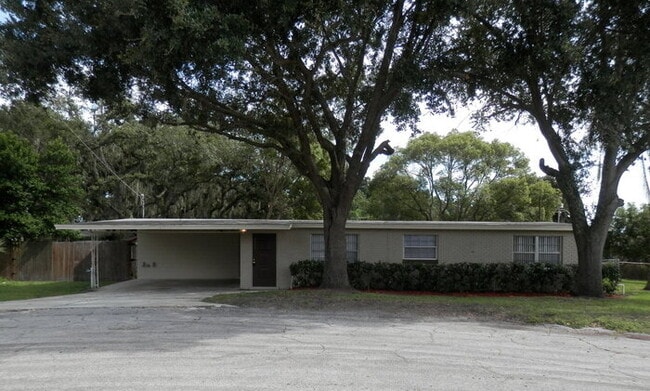 Building Photo - Cozy 3/2 Home in Winter Haven