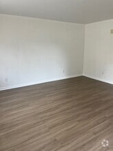 Building Photo - 7 Montis Dr