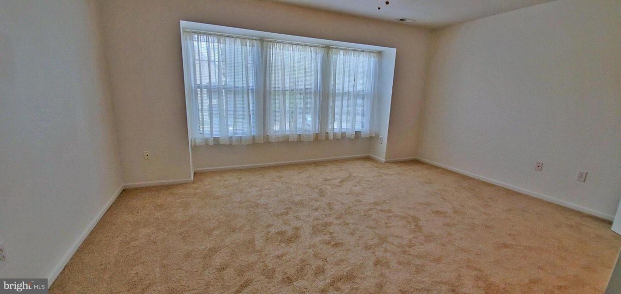 40 Summit Ct, Evesham Township, NJ 08053 Condo for Rent in Evesham