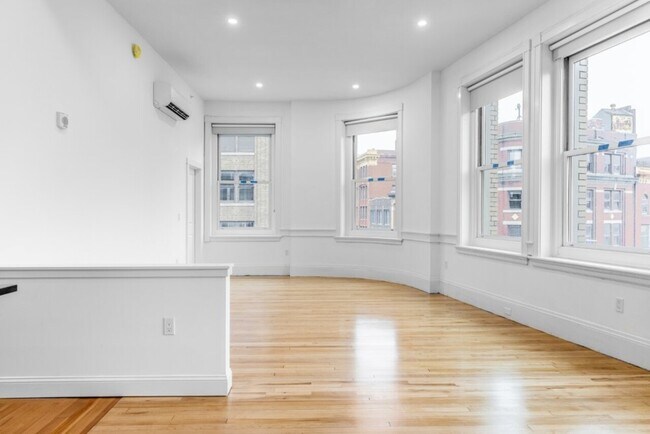 Building Photo - 27 State St