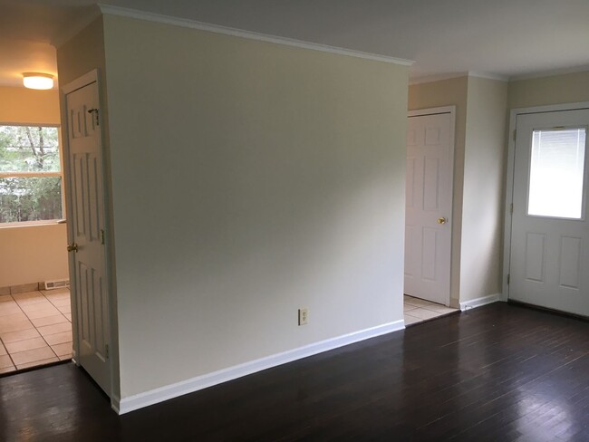 Building Photo - **3-BEDROOM CAPE COD w/ 1-CAR GARAGE IN BE...