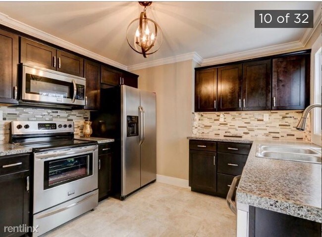 Building Photo - 2 br, 1 bath House - 2813 Whittle Springs Rd