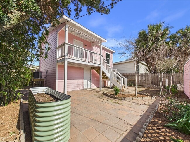 Building Photo - 3602 Avenue S 1/2