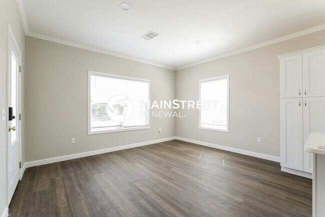 Foto del edificio - 4 Bedroom Pet-Friendly Home in North Port, FL with Main Street Renewal