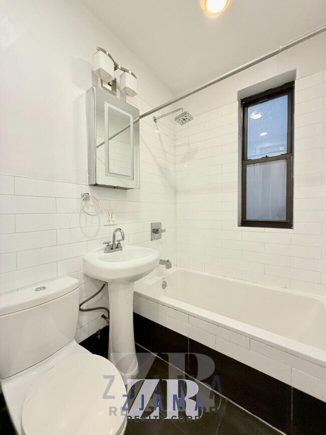 Foto del edificio - 410 Eastern Pkwy