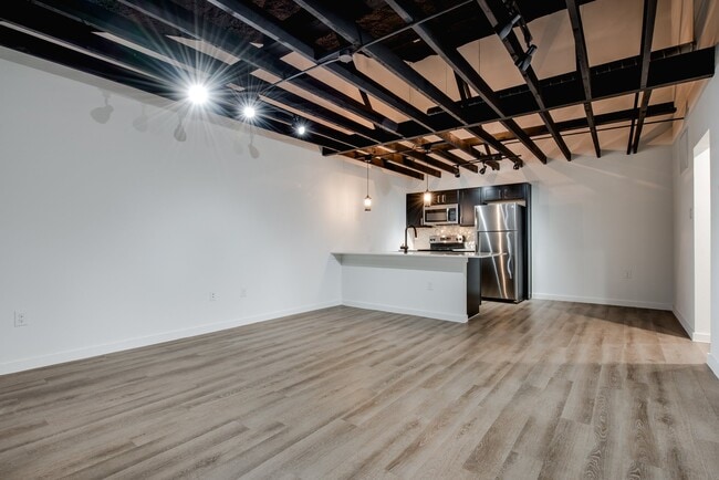 Building Photo - 5103 Live Oak St