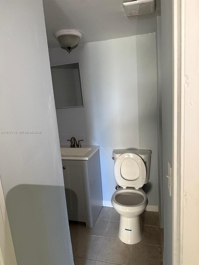 Building Photo - 437 NE 30th St