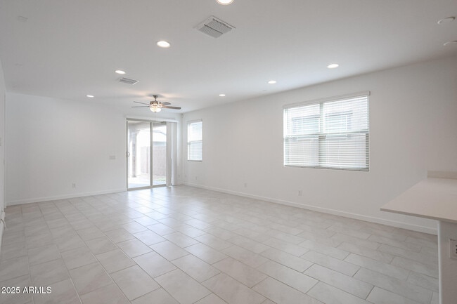 Foto del edificio - 2068 W Sierra Sunset Trail