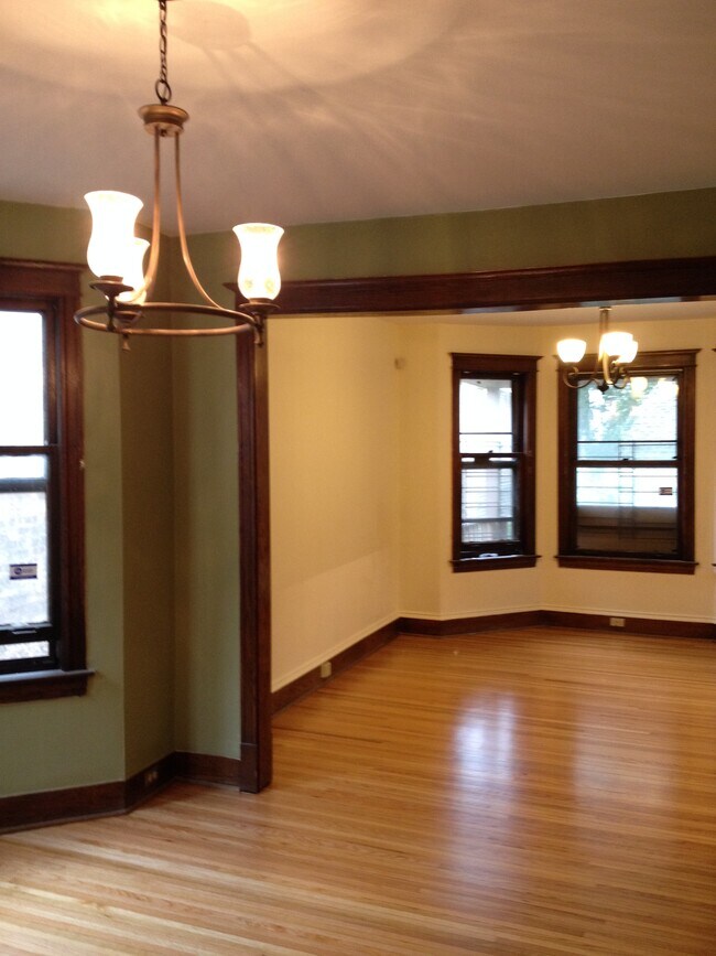 Foto del edificio - 7228 N Rogers Ave