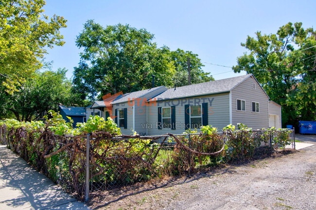 Building Photo - 574 Wilson Ave S