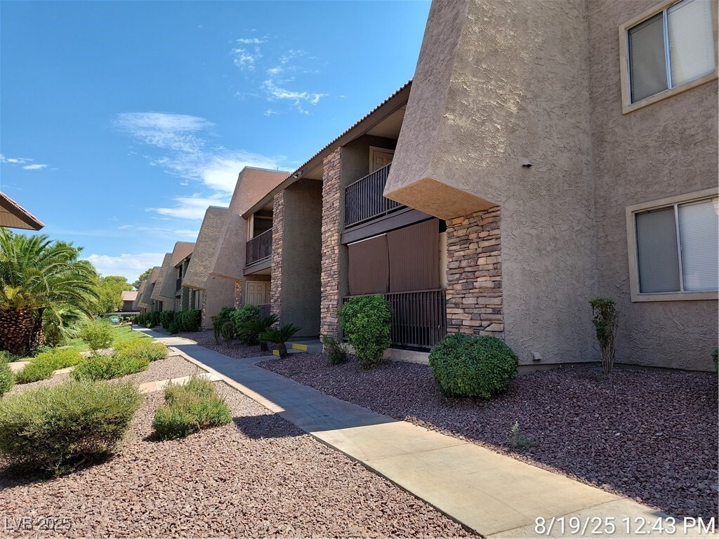 Primary Photo - 5163 Indian River Dr