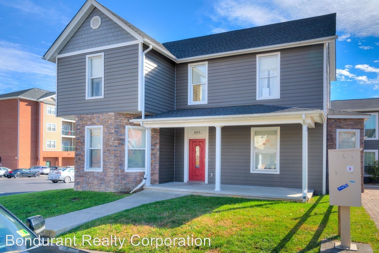 1015 Downey St, Radford, VA 24141 Room for Rent in Radford, VA