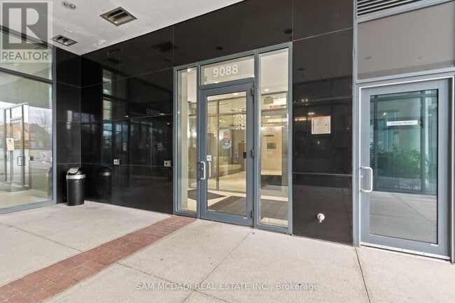 Building Photo - 9088 Yonge St