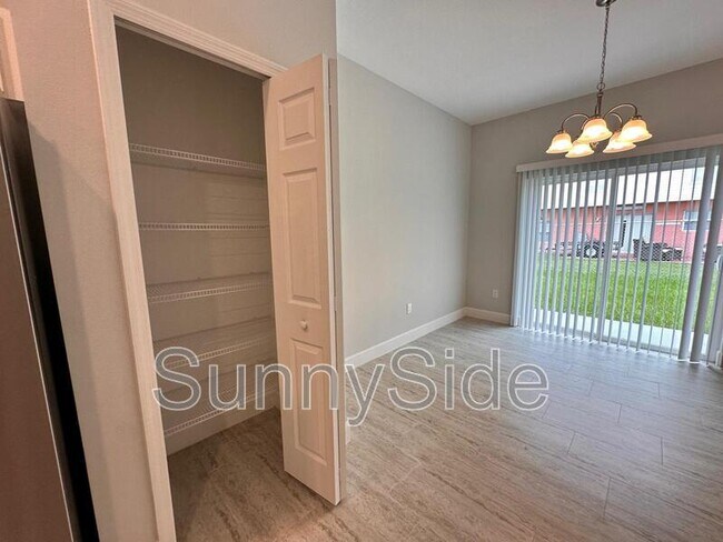 Building Photo - 636 Bittern Ct