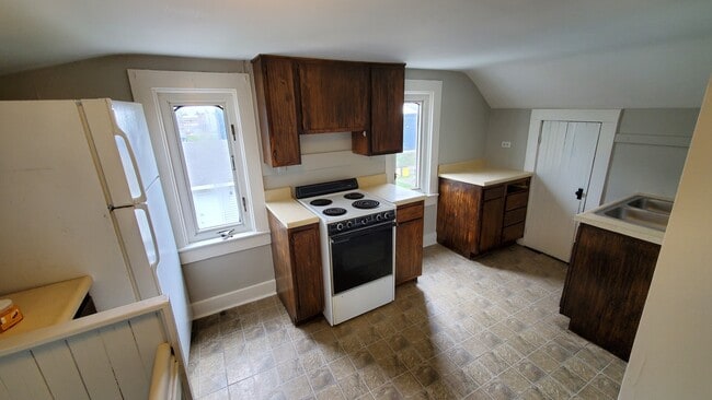 Kitchen - 1642 Short St