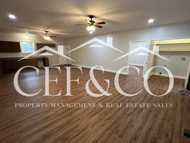 Foto del edificio - Spacious 3 Bed / 2 Bath Home – District 7, Spartanburg