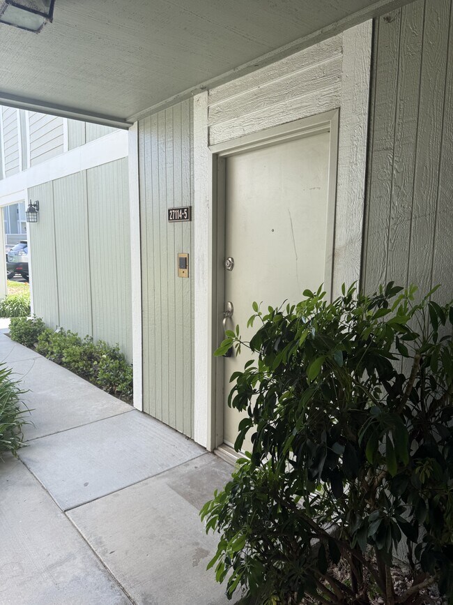 Foto del edificio - 27114 Hidaway Ave